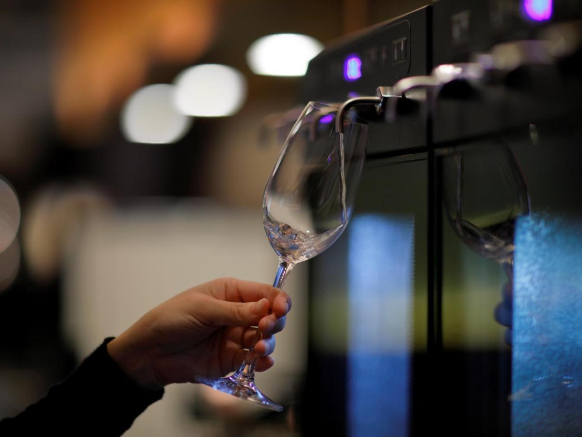 The Hotel Sanraku Kanazawa 21Th December 2022 Open Екстер'єр фото A wine dispenser