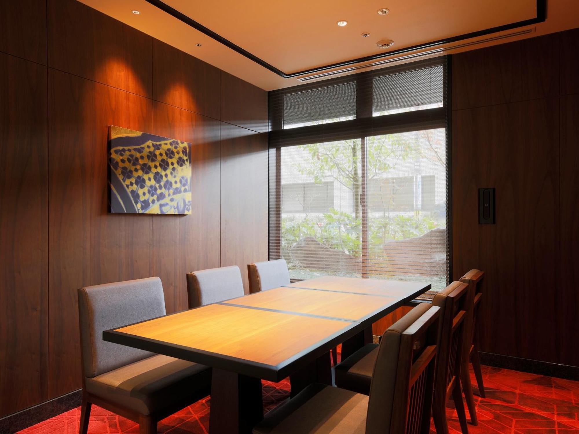 The Hotel Sanraku Kanazawa 21Th December 2022 Open Екстер'єр фото A private room at a restaurant in Japan